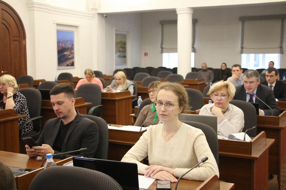 Комитет по бюджету, налогам и финансам Думы рассматривает на заседаниях отчет об исполнении бюджета Владивостокского городского округа за 2023 год