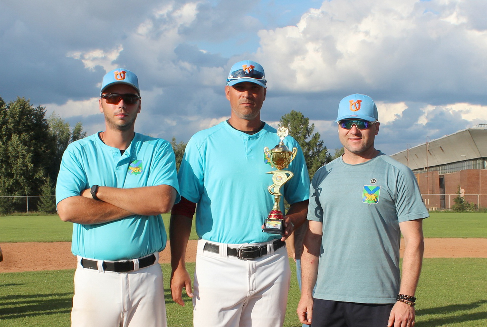 Депутат Денис Русинов поздравил сборную Приморья по бейсболу с бронзовой медалью XII Летней спартакиады учащихся России