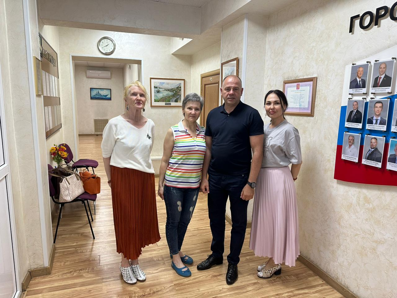 Депутат Думы города Владивостока Виктор Тарабарин провел прием граждан в избирательном округе №19