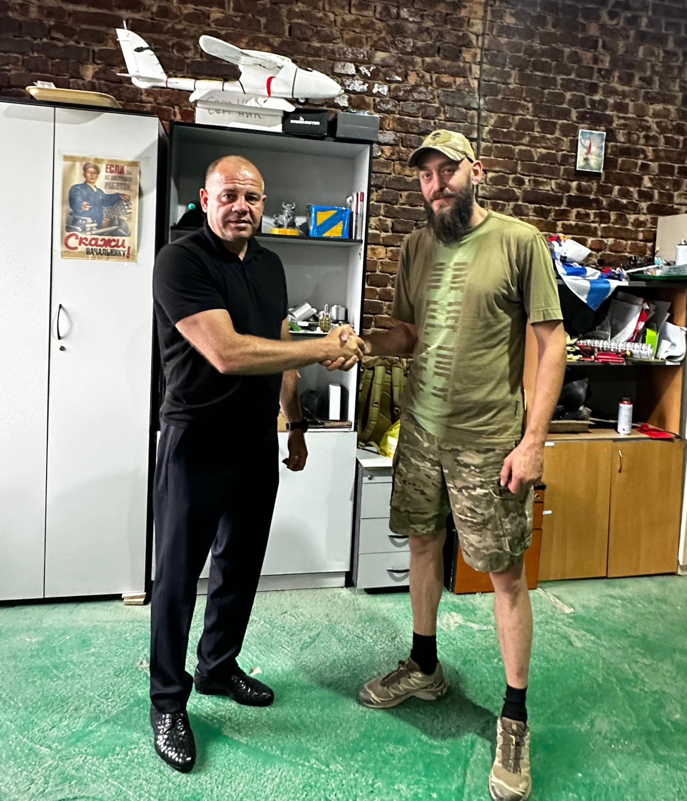 Депутат Думы Виктор Тарабарин встретился с руководителем АНО по развитию спортивно-патриотических навыков «Де-Фриз»