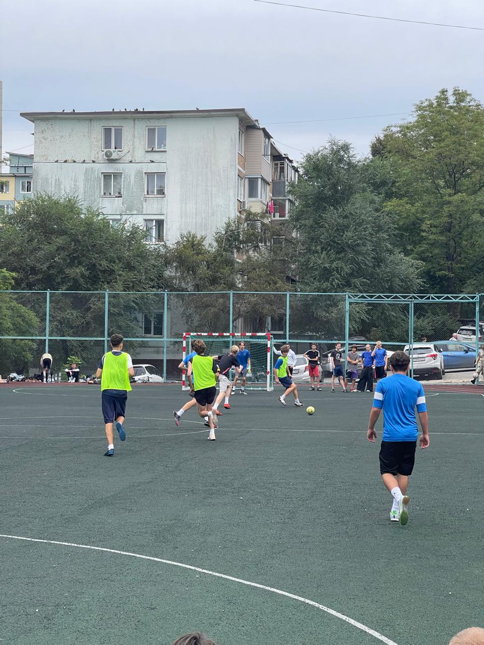 Во Владивостоке прошел турнир по футболу среди дворовых команд