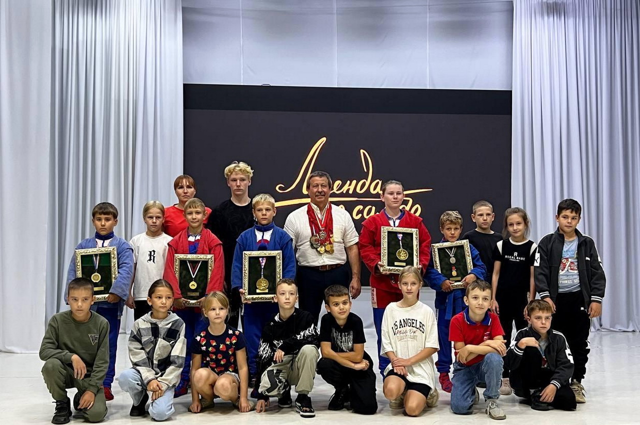 Депутат Александр Аксёнов провел встречу с юными спортсменами