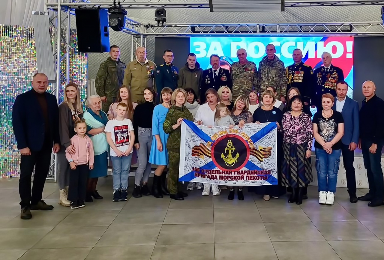 Военнослужащим вручены медали «За ратную доблесть»