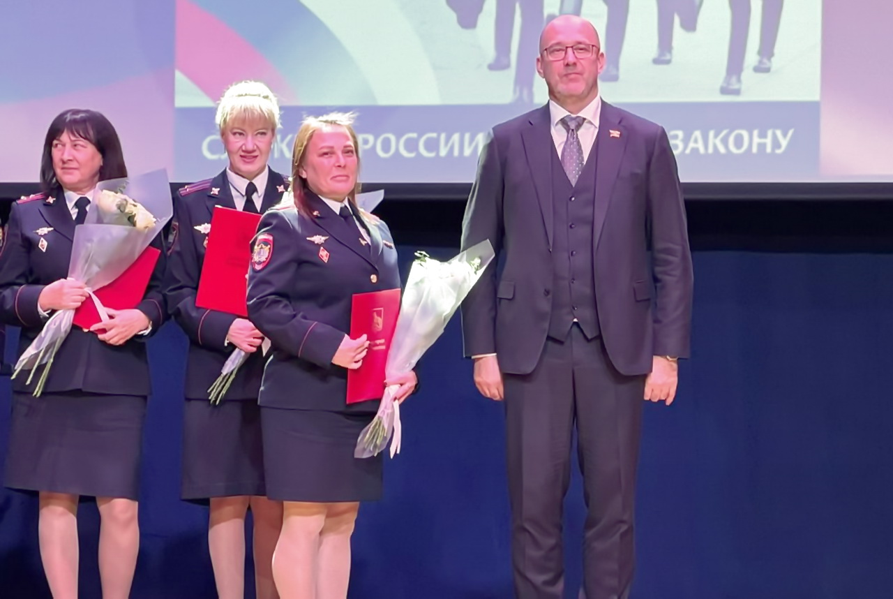 Награды Думы города Владивостока вручены сотрудникам Владивостокского филиала Дальневосточного юридического института МВД России