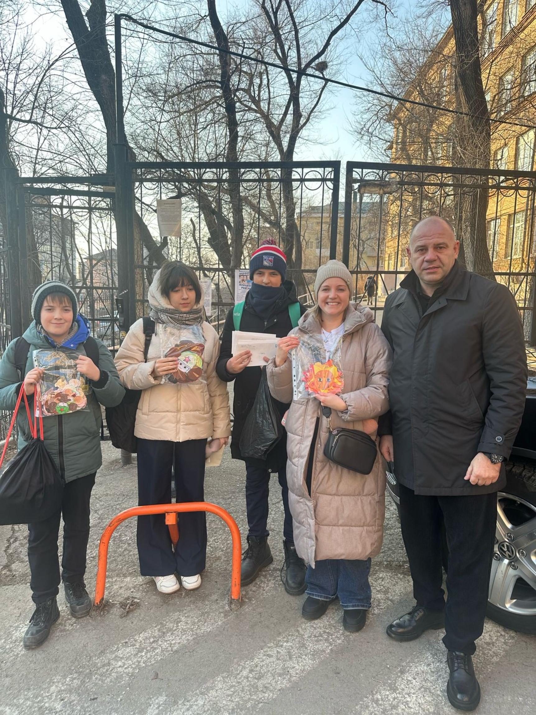 Виктор Тарабарин доставит письма школьников в Курск