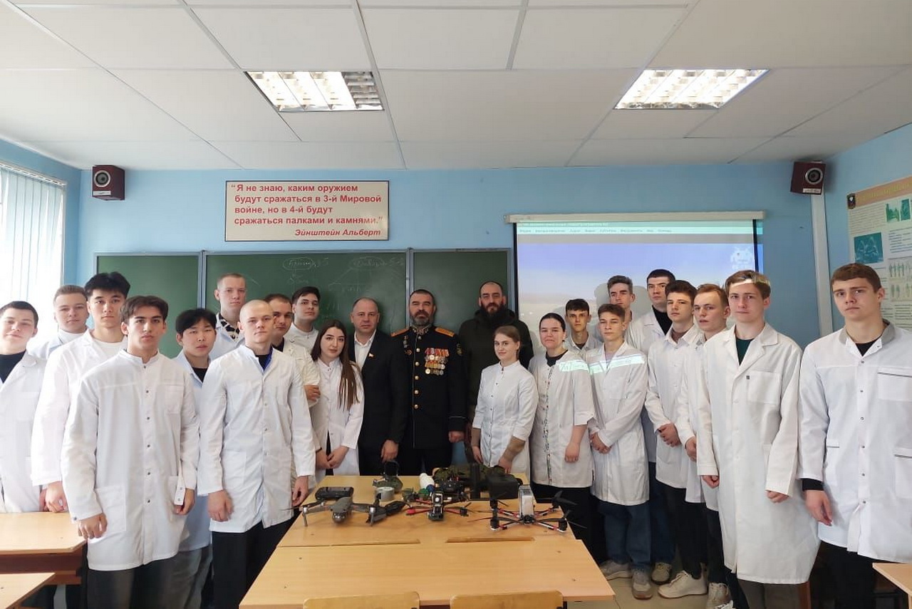 Депутат Виктор Тарабарин провел со студентами ТГМУ патриотическую встречу «Равнение на защитников Отечества»