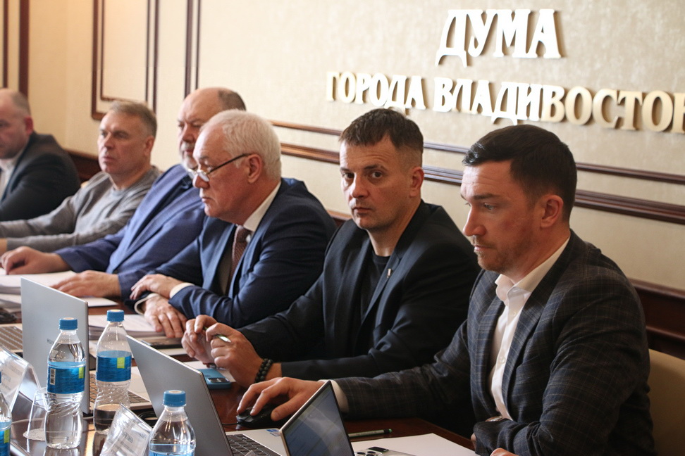 Комитет рассмотрел проекты МПА о наградах города Владивостока
