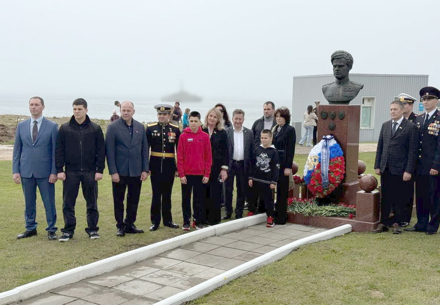 Депутаты Думы города Владивостока поздравили с юбилеем легендарный спецназ Тихоокеанского флота