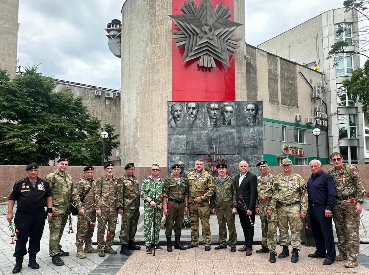 Депутат Виктор Тарабарин принял участие в патриотических мероприятиях 