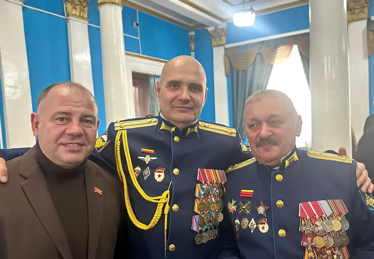 Оказана гуманитарная помощь бойцам зенитной бригады ПВО 