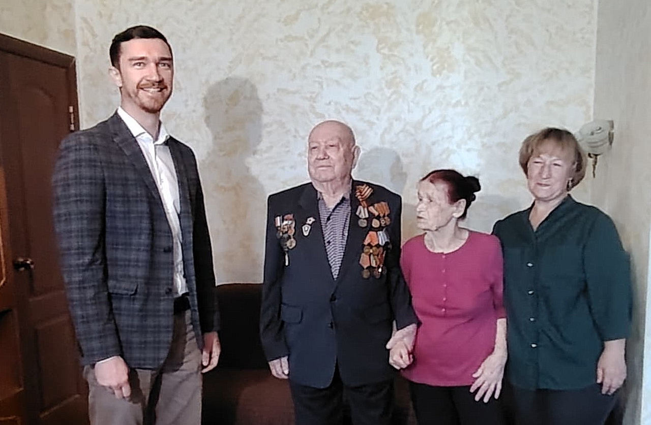 Депутат Александр Бондяев продолжает участие в проекте «Никогда не поздно», проходящий под девизом «Успей сказать спасибо ветерану»