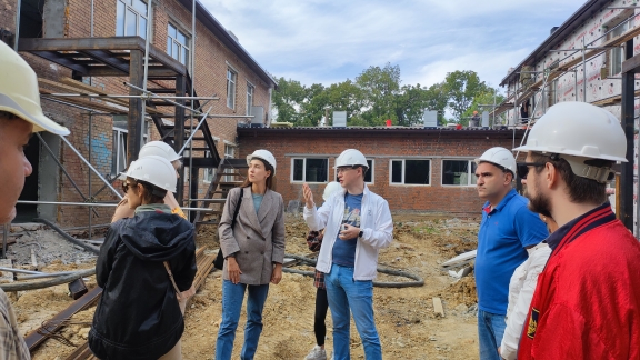 Депутат Василиса Ходнева провела встречу по вопросу восстановления детского сада на ул.Постышева, 7А