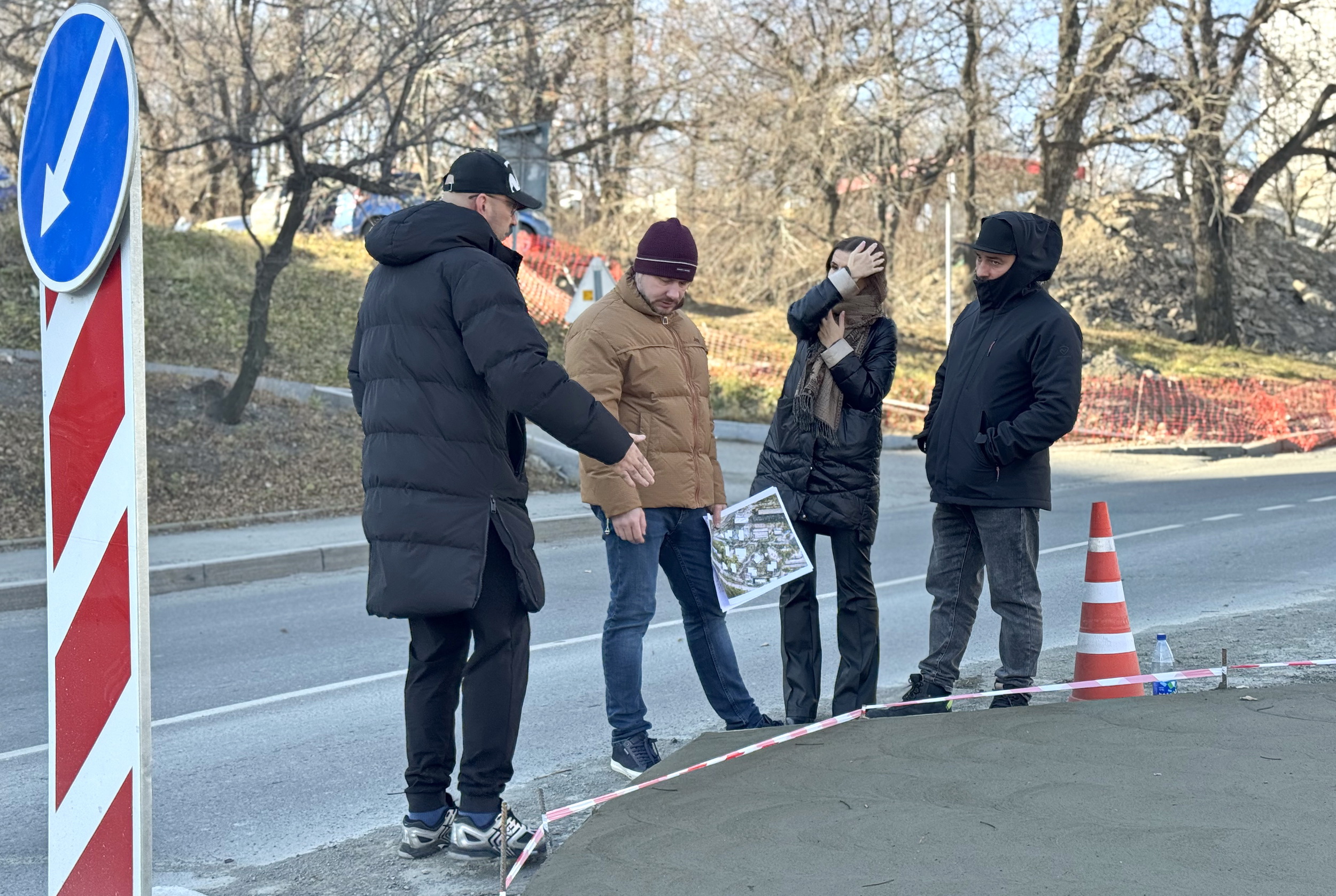 Депутат Евгений Недбай осмотрел ход ремонтных работ на улице Черемуховой