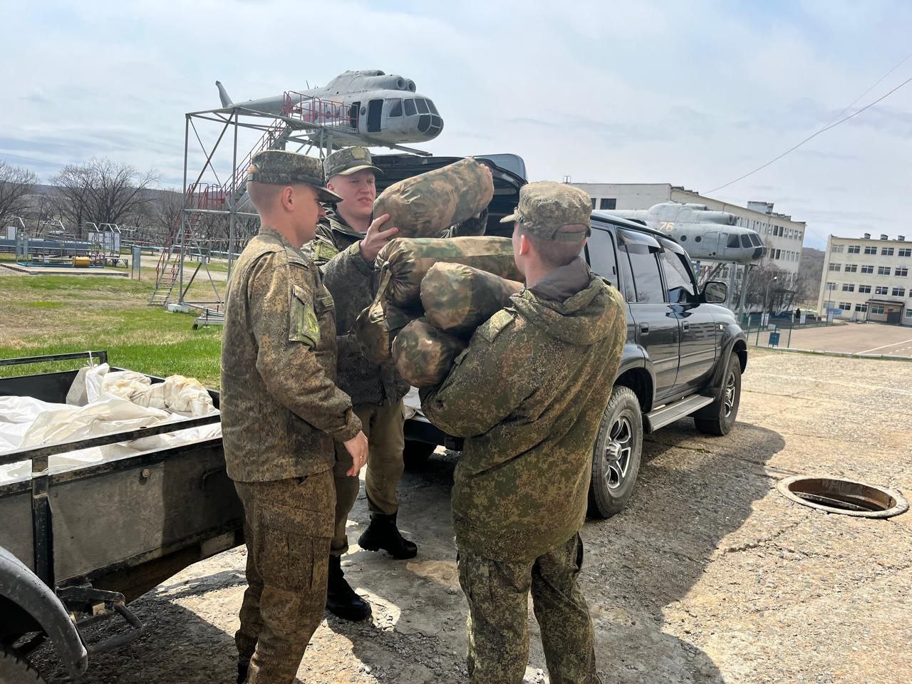 Депутат Виктор Тарабарин принял участие в организации сбора и доставки гуманитарной помощи бойцам 83-й и 155-й бригад