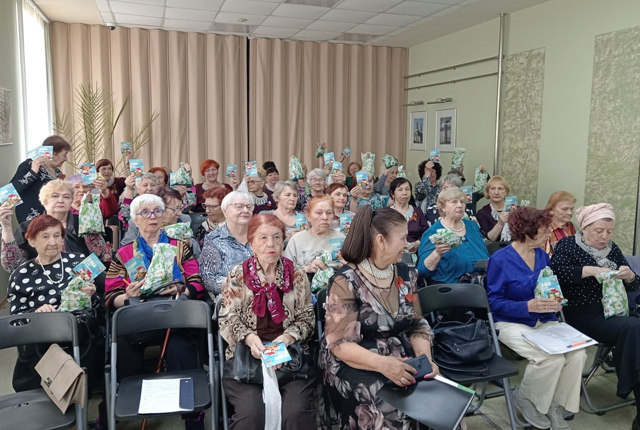 При поддержке депутата Евгения Пименова состоялась встреча детей войны на 31 округе Владивостока