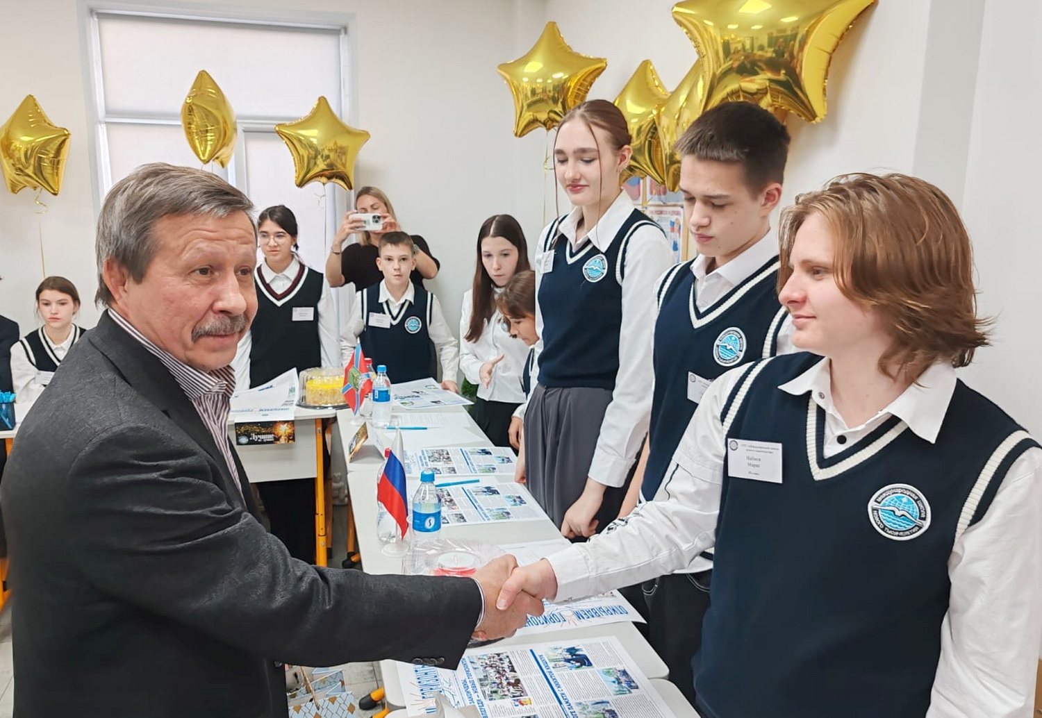 Депутат Александр Аксенов провел урок мужества