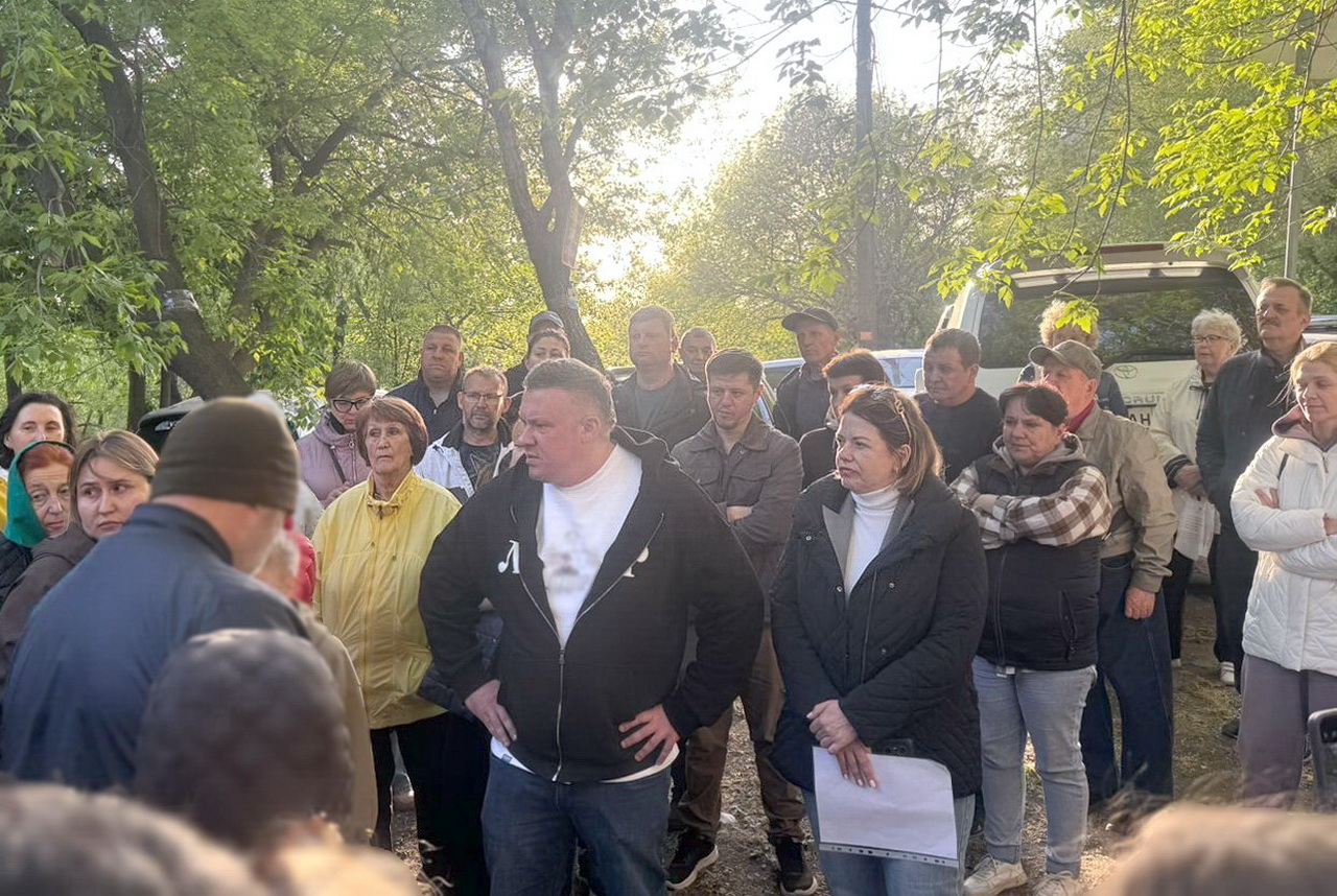 Депутат Инна Кошелева встретилась с жителями улицы Шошина по вопросу строительства многоквартирного дома